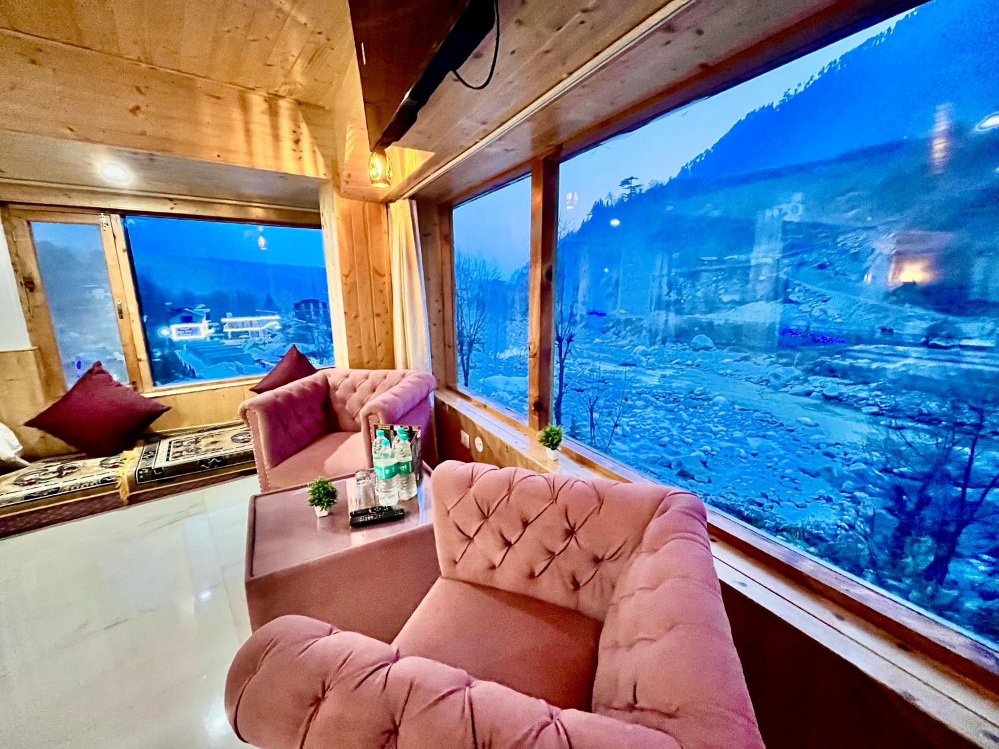 Himalayan Fort Resort, Manali - ! Riverside Property !! Big Lawn With Bonfire !! Best Selling !! Scenic River & Mountais View !! Big Parking !! Luxury Balcony Rooms !! Playing Zone !! Property Of The Year ! M 98160-43600 Exterior photo