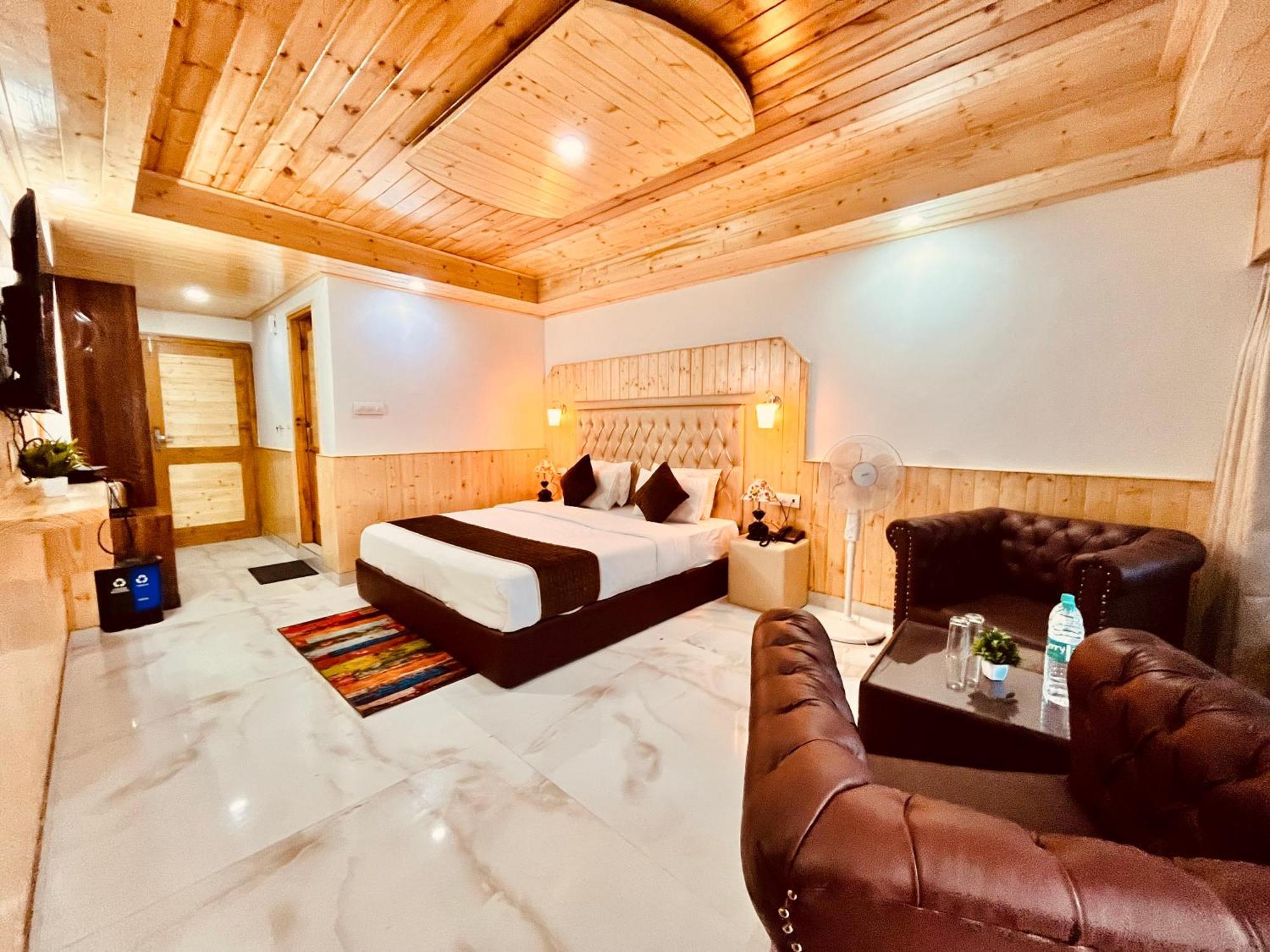 Himalayan Fort Resort, Manali - ! Riverside Property !! Big Lawn With Bonfire !! Best Selling !! Scenic River & Mountais View !! Big Parking !! Luxury Balcony Rooms !! Playing Zone !! Property Of The Year ! M 98160-43600 Exterior photo