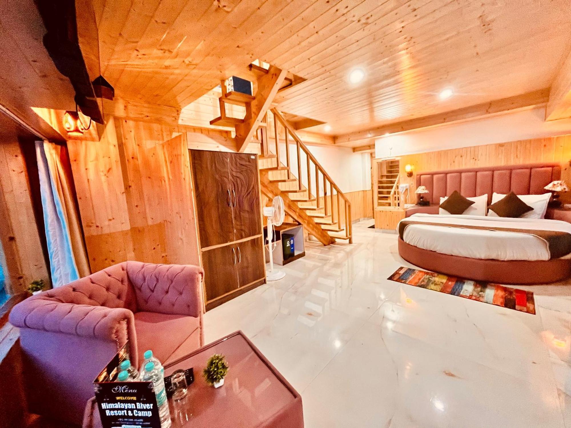 Himalayan Fort Resort, Manali - ! Riverside Property !! Big Lawn With Bonfire !! Best Selling !! Scenic River & Mountais View !! Big Parking !! Luxury Balcony Rooms !! Playing Zone !! Property Of The Year ! M 98160-43600 Exterior photo